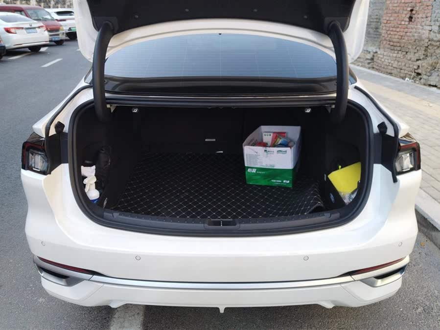 Discover undefined undefined Exterior Interior Images.Find all aspects and details of cars.