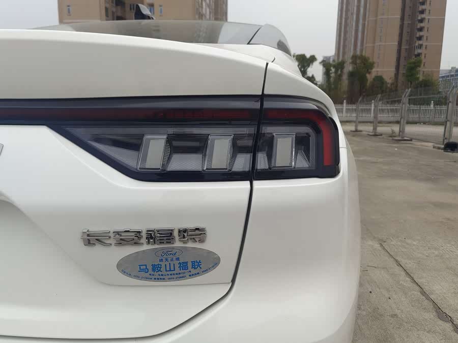 Discover undefined undefined Exterior Interior Images.Find all aspects and details of cars.