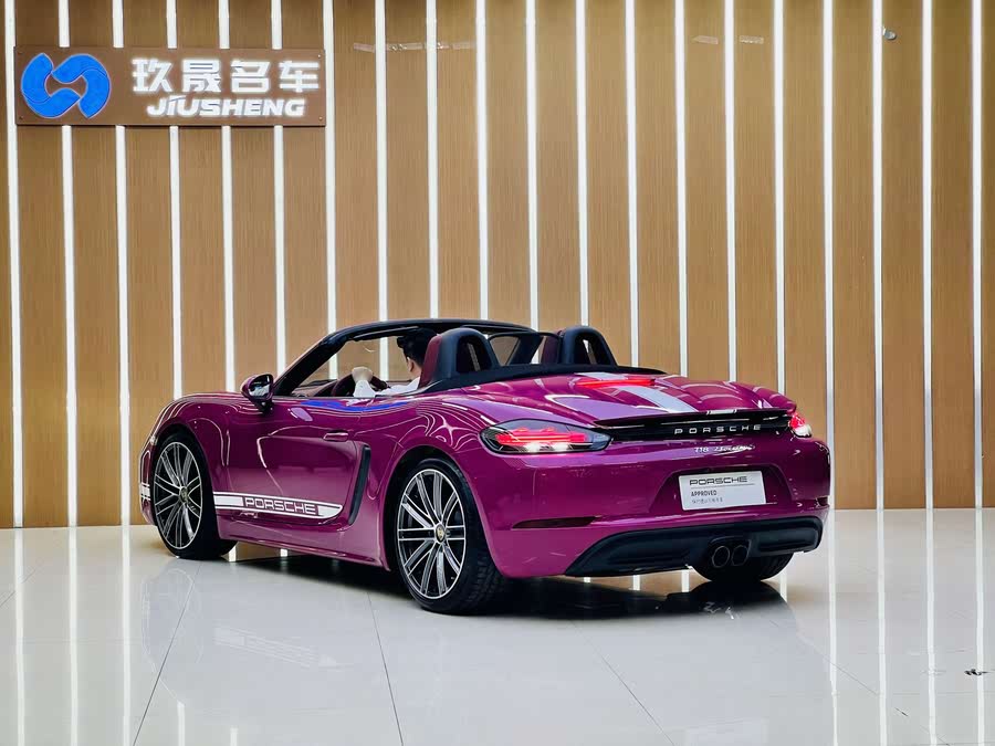 Discover undefined undefined Exterior Interior Images.Find all aspects and details of cars.