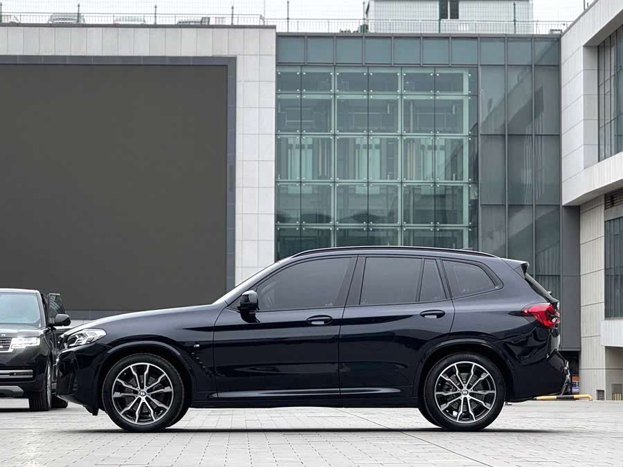 Discover undefined undefined Exterior Interior Images.Find all aspects and details of cars.