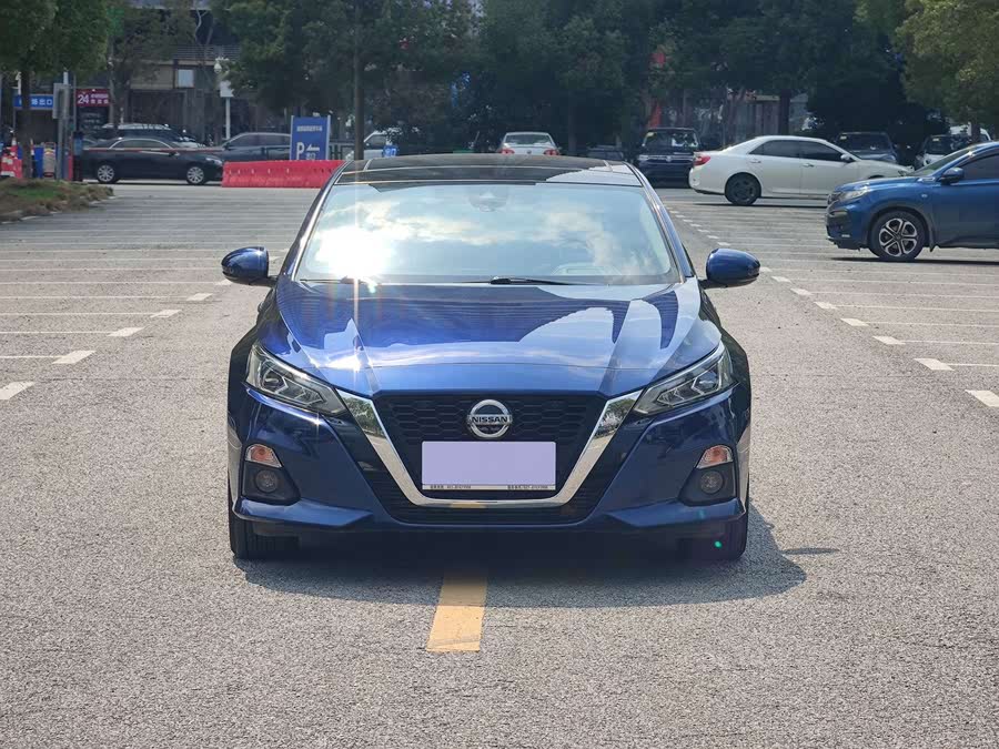 Discover undefined undefined Exterior Interior Images.Find all aspects and details of cars.