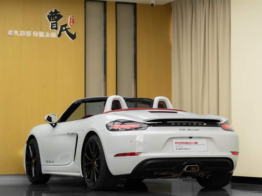 Discover undefined undefined Exterior Interior Images.Find all aspects and details of cars.