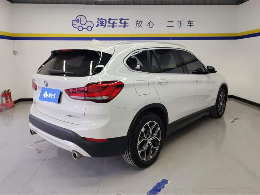 Discover undefined undefined Exterior Interior Images.Find all aspects and details of cars.