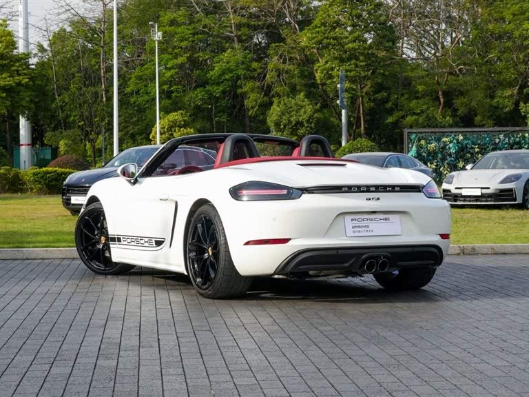 Discover undefined undefined Exterior Interior Images.Find all aspects and details of cars.
