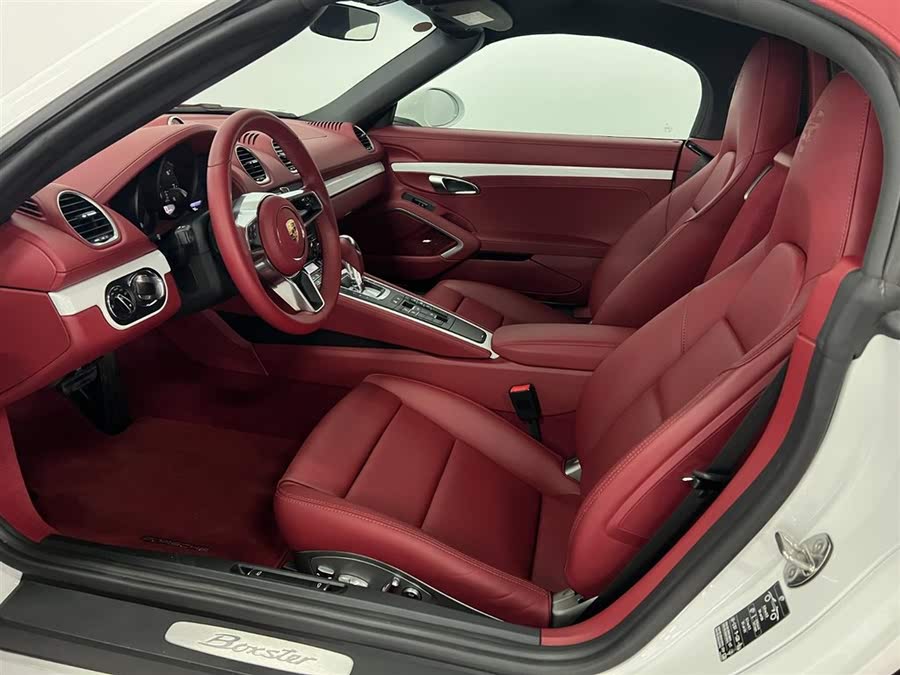 Discover undefined undefined Exterior Interior Images.Find all aspects and details of cars.
