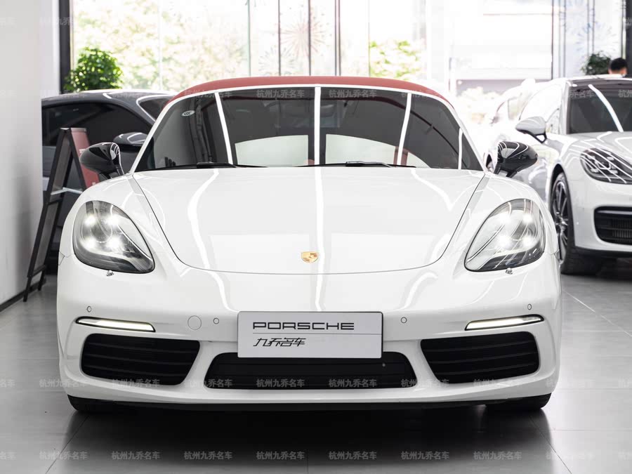 Discover undefined undefined Exterior Interior Images.Find all aspects and details of cars.
