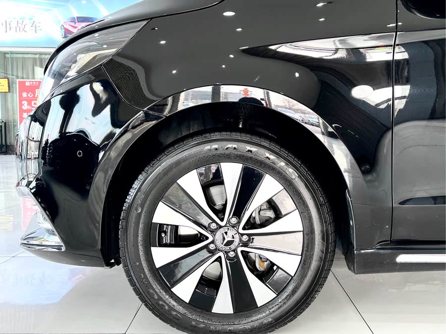 Discover undefined undefined Exterior Interior Images.Find all aspects and details of cars.
