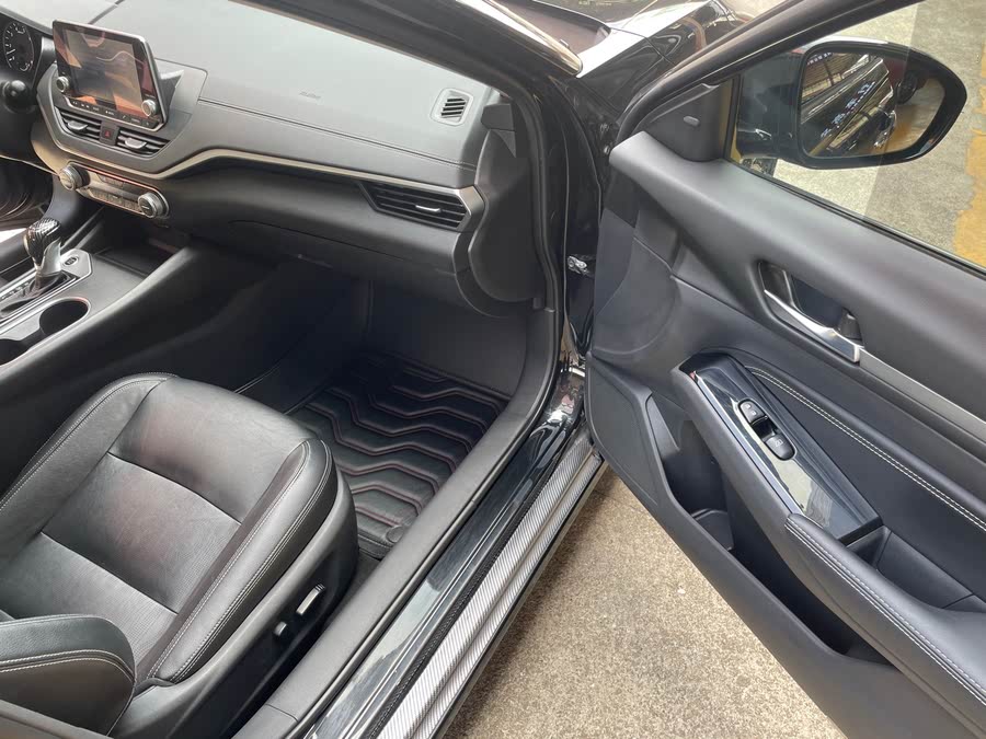 Discover undefined undefined Exterior Interior Images.Find all aspects and details of cars.