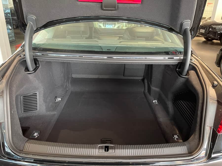 Discover undefined undefined Exterior Interior Images.Find all aspects and details of cars.