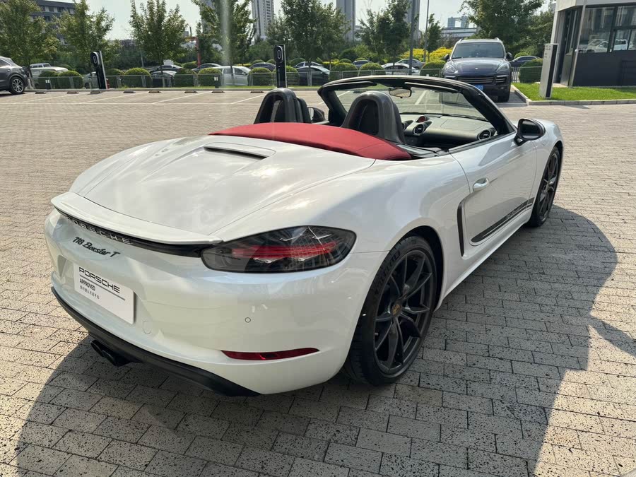 Discover undefined undefined Exterior Interior Images.Find all aspects and details of cars.