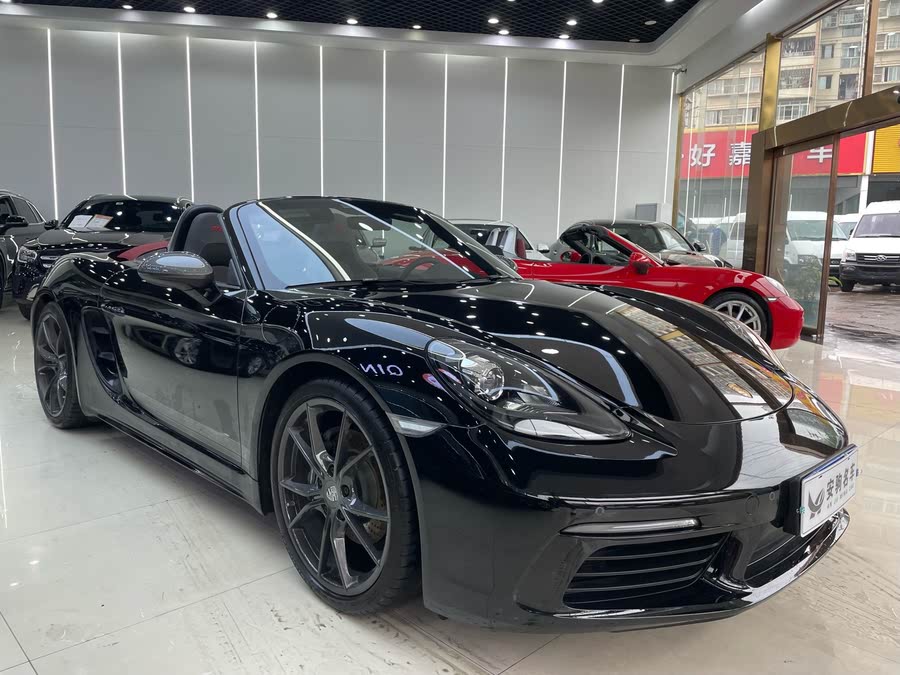 Discover undefined undefined Exterior Interior Images.Find all aspects and details of cars.