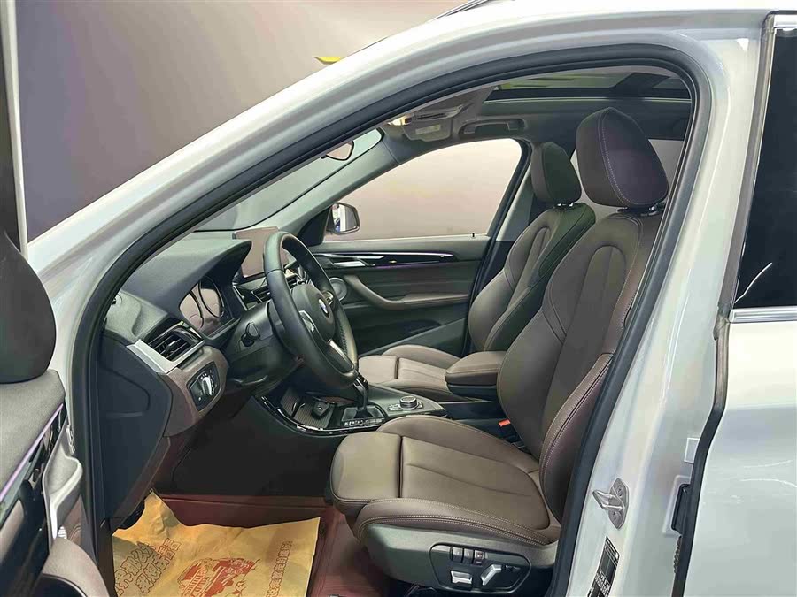 Discover undefined undefined Exterior Interior Images.Find all aspects and details of cars.
