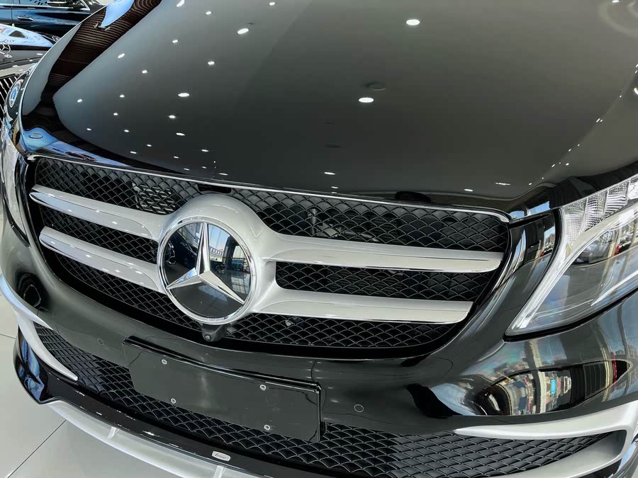 Discover undefined undefined Exterior Interior Images.Find all aspects and details of cars.