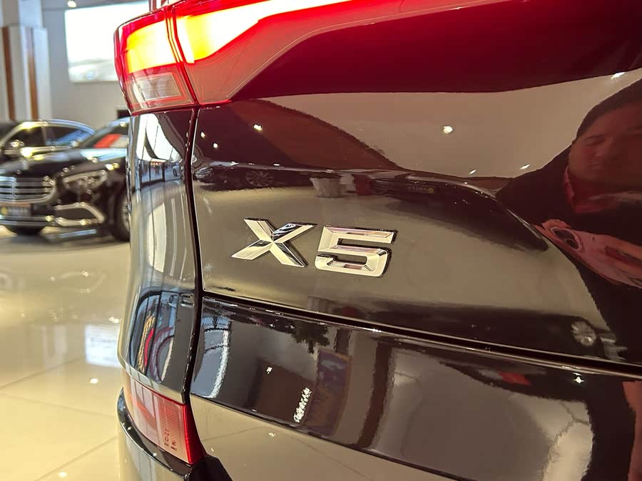 BMW X5 2022 xDrive 30Li Luxury M Sport Package