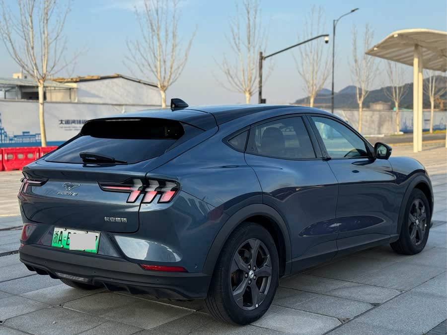 Discover undefined undefined Exterior Interior Images.Find all aspects and details of cars.