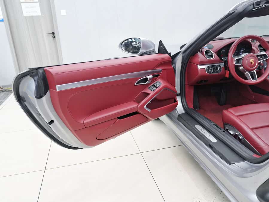 Discover undefined undefined Exterior Interior Images.Find all aspects and details of cars.