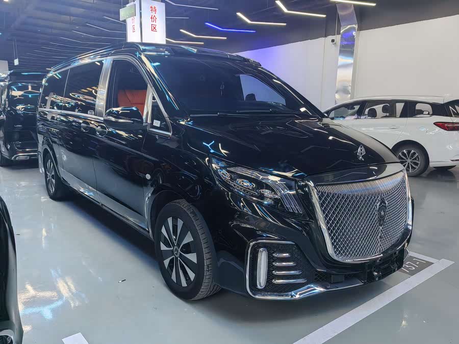 Discover undefined undefined Exterior Interior Images.Find all aspects and details of cars.