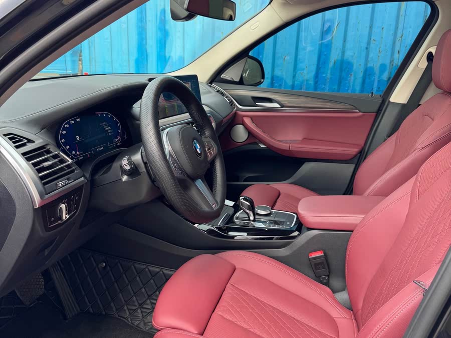 Discover undefined undefined Exterior Interior Images.Find all aspects and details of cars.