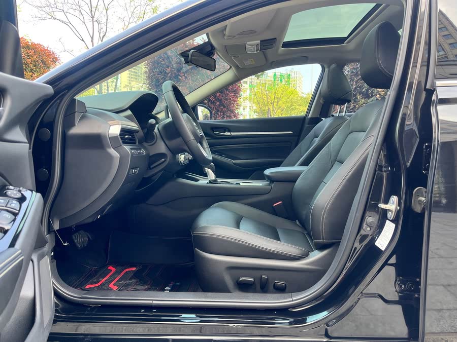 Discover undefined undefined Exterior Interior Images.Find all aspects and details of cars.