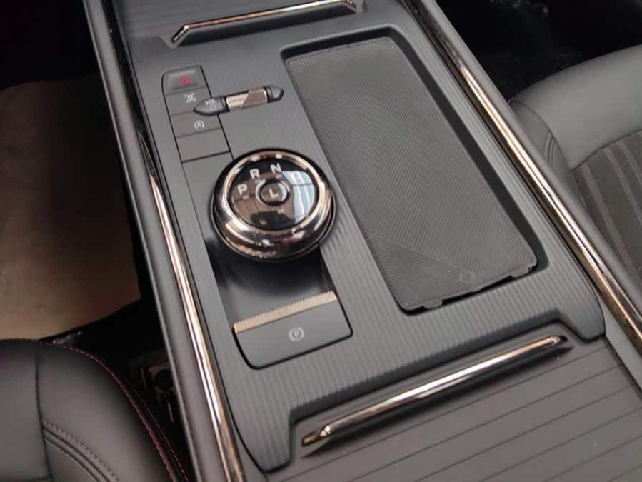 Discover undefined undefined Exterior Interior Images.Find all aspects and details of cars.