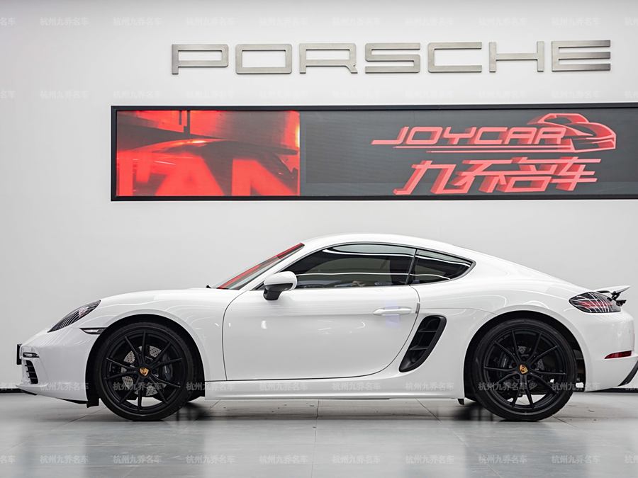 Discover undefined undefined Exterior Interior Images.Find all aspects and details of cars.