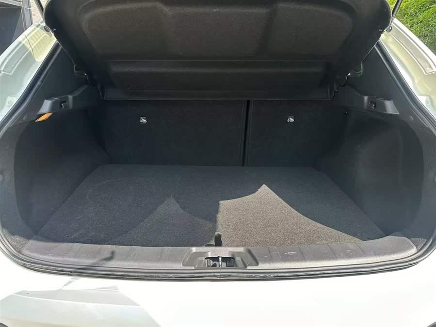 Discover undefined undefined Exterior Interior Images.Find all aspects and details of cars.