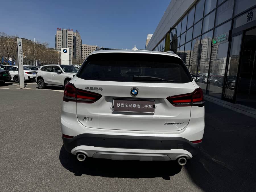Discover undefined undefined Exterior Interior Images.Find all aspects and details of cars.