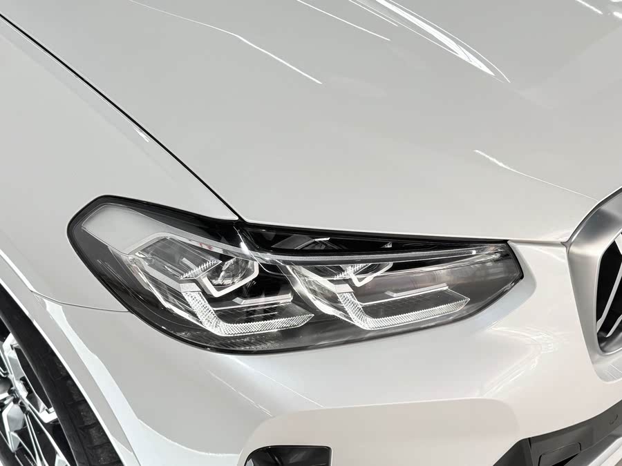 Discover undefined undefined Exterior Interior Images.Find all aspects and details of cars.