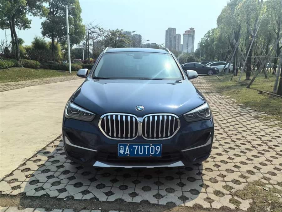 Discover undefined undefined Exterior Interior Images.Find all aspects and details of cars.