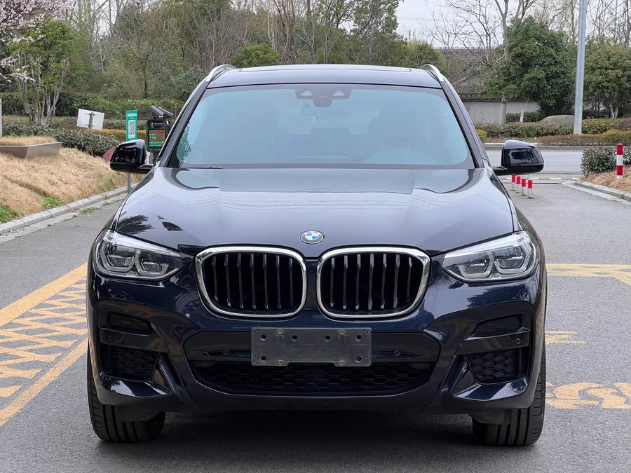 Discover undefined undefined Exterior Interior Images.Find all aspects and details of cars.