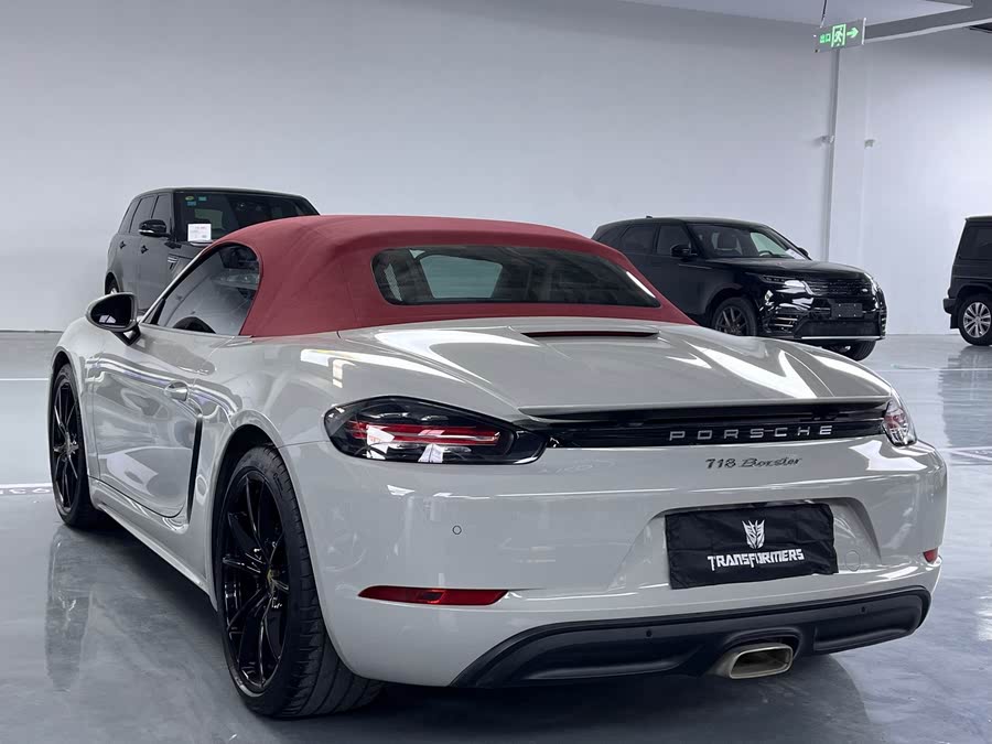 Discover undefined undefined Exterior Interior Images.Find all aspects and details of cars.