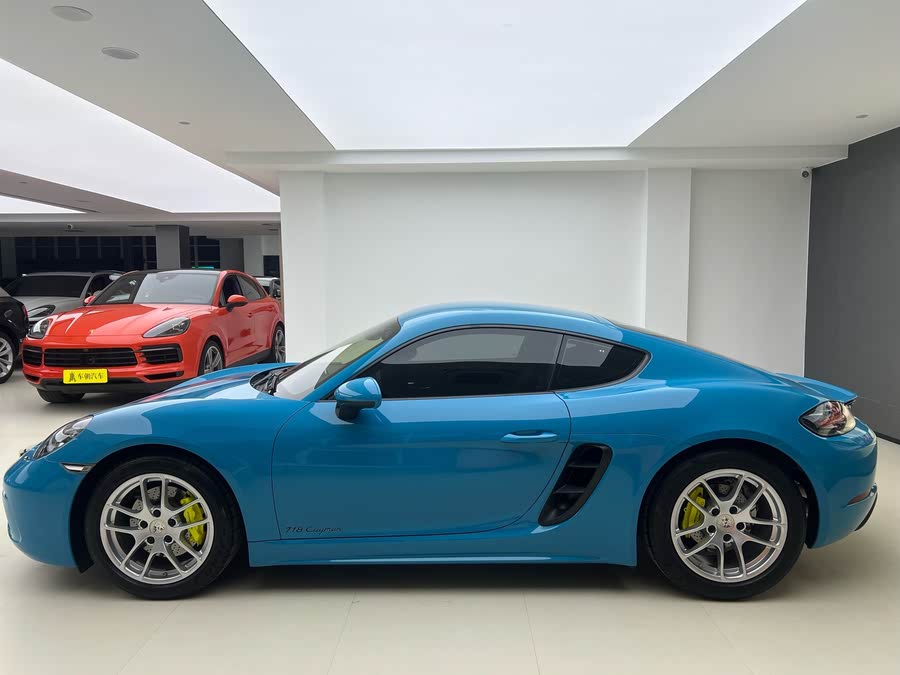 Discover undefined undefined Exterior Interior Images.Find all aspects and details of cars.