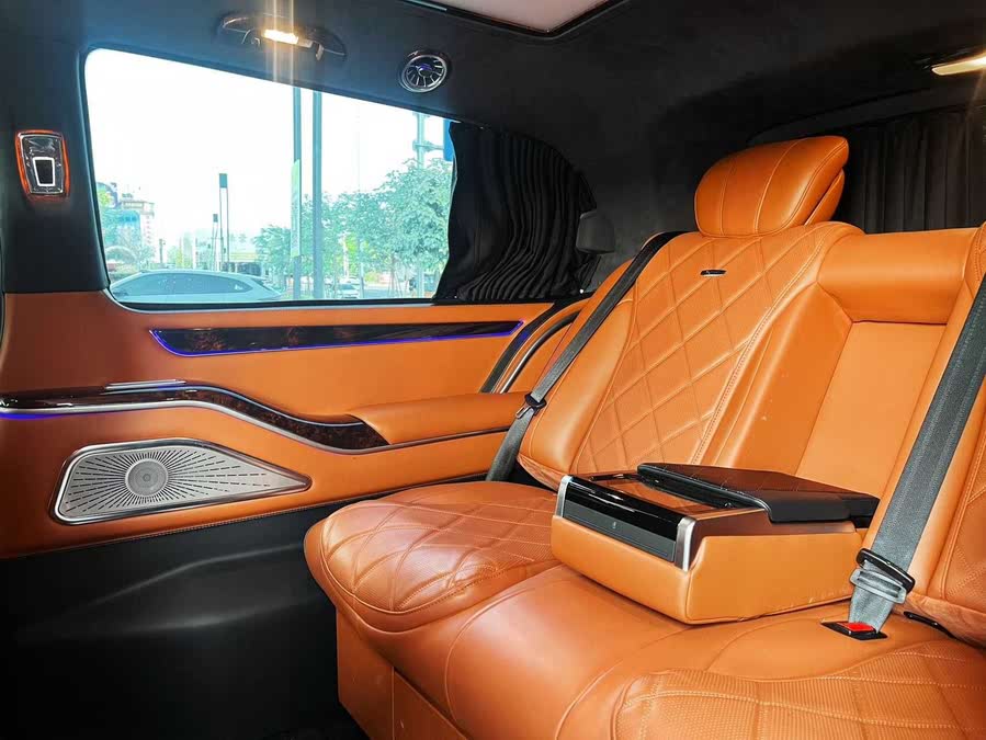 Discover undefined undefined Exterior Interior Images.Find all aspects and details of cars.