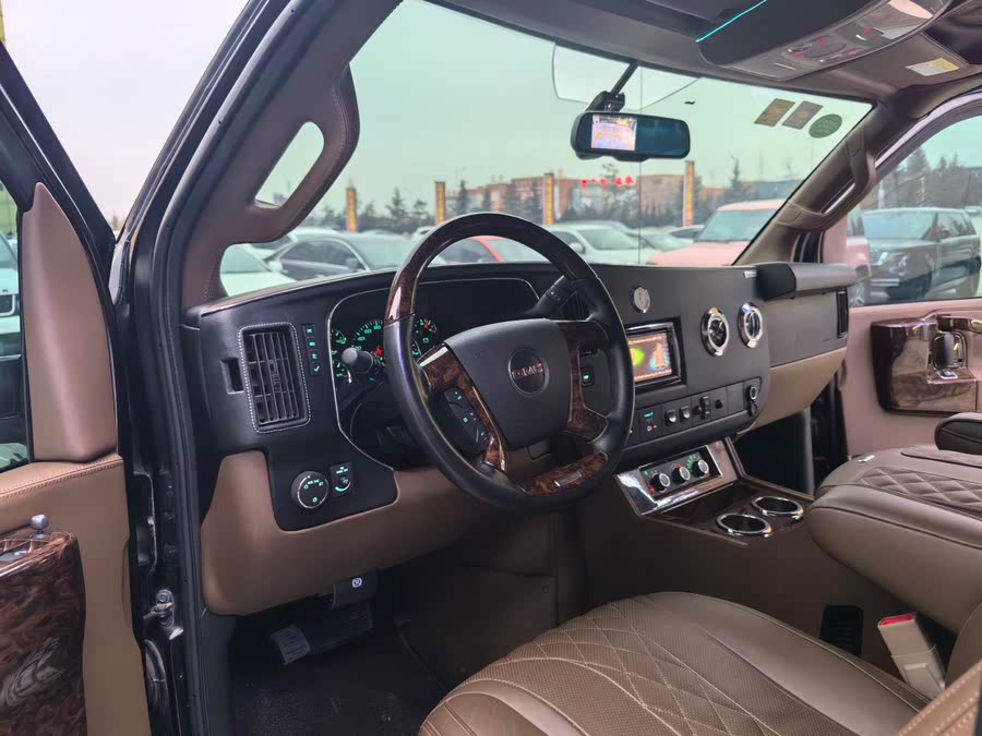 Discover undefined undefined Exterior Interior Images.Find all aspects and details of cars.