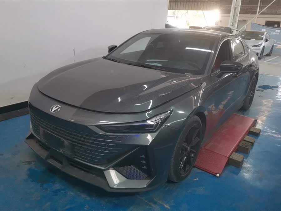 Changan UNI-V 2022 1.5T Premium