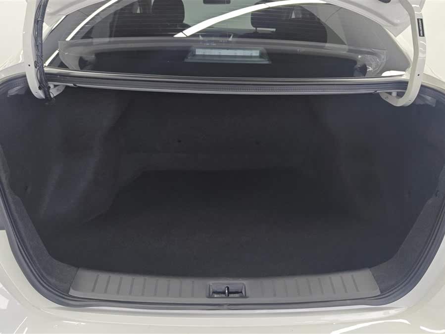 Discover undefined undefined Exterior Interior Images.Find all aspects and details of cars.