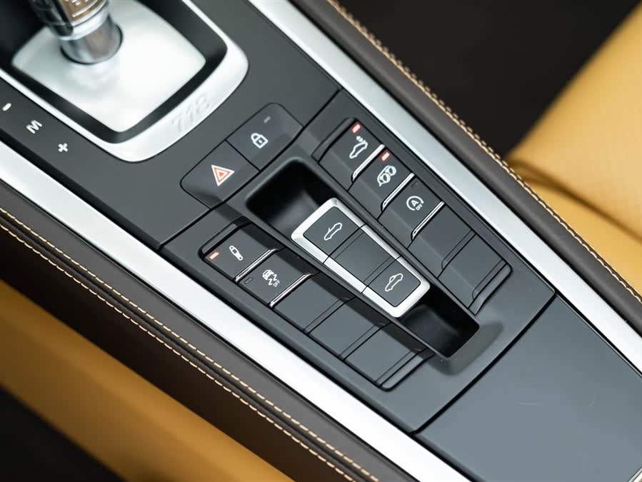 Discover undefined undefined Exterior Interior Images.Find all aspects and details of cars.