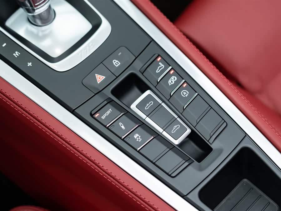 Discover undefined undefined Exterior Interior Images.Find all aspects and details of cars.