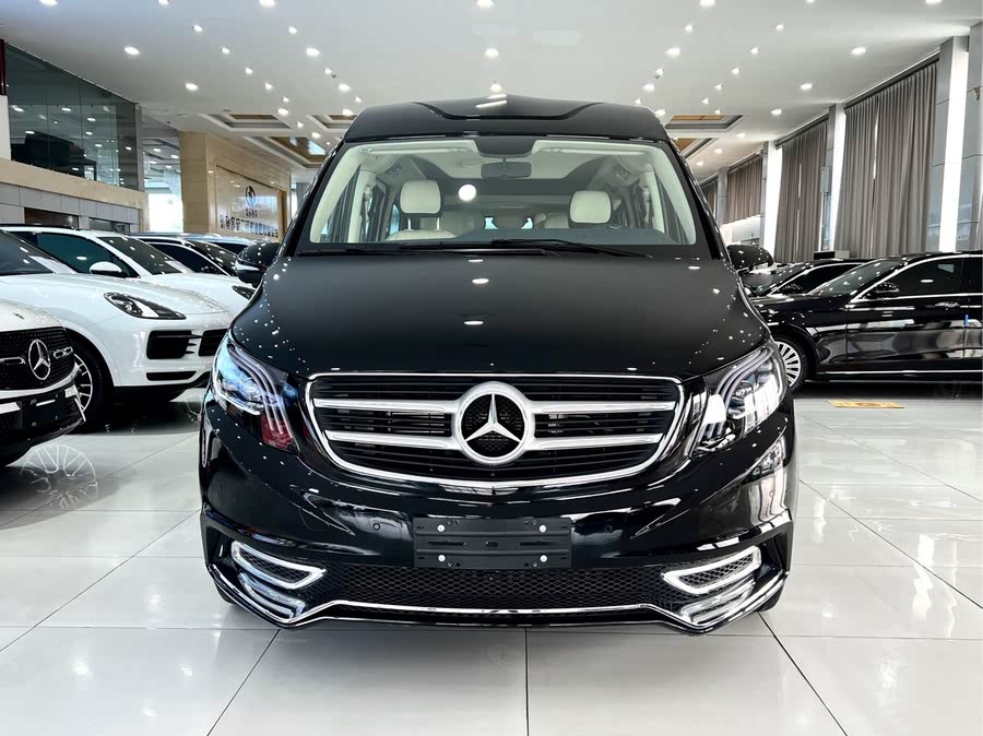 Discover undefined undefined Exterior Interior Images.Find all aspects and details of cars.