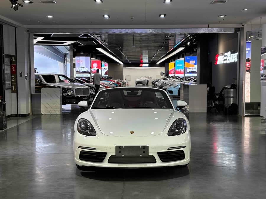 Discover undefined undefined Exterior Interior Images.Find all aspects and details of cars.