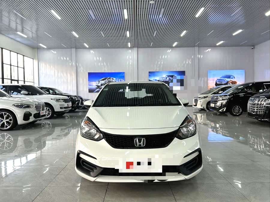 Discover undefined undefined Exterior Interior Images.Find all aspects and details of cars.