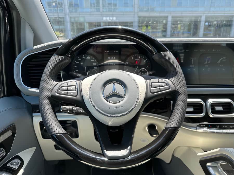 Discover undefined undefined Exterior Interior Images.Find all aspects and details of cars.