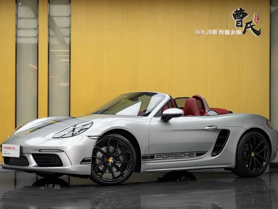 Discover undefined undefined Exterior Interior Images.Find all aspects and details of cars.
