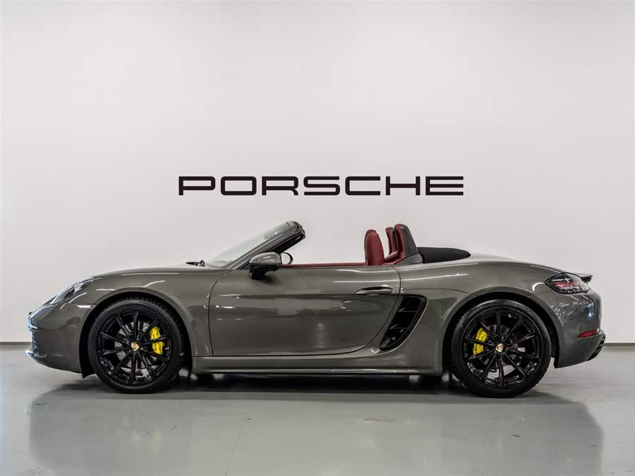 Discover undefined undefined Exterior Interior Images.Find all aspects and details of cars.