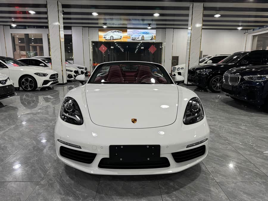Discover undefined undefined Exterior Interior Images.Find all aspects and details of cars.
