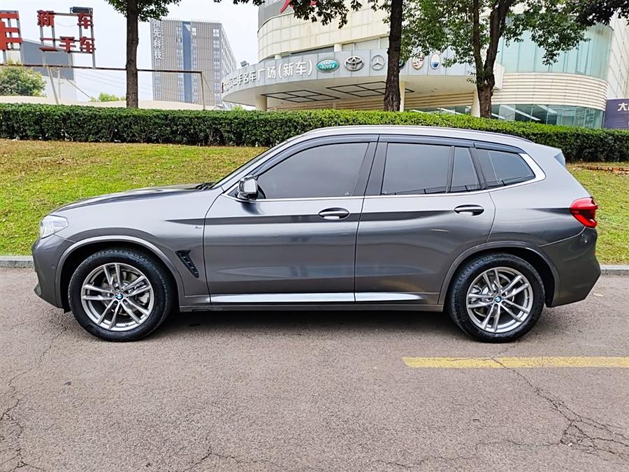 Discover undefined undefined Exterior Interior Images.Find all aspects and details of cars.