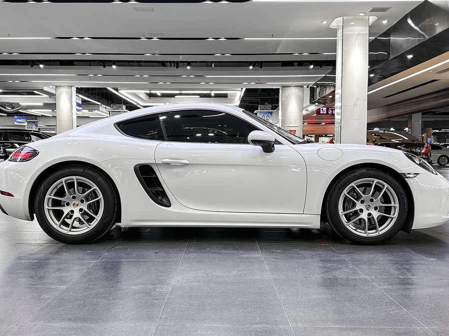 Discover undefined undefined Exterior Interior Images.Find all aspects and details of cars.