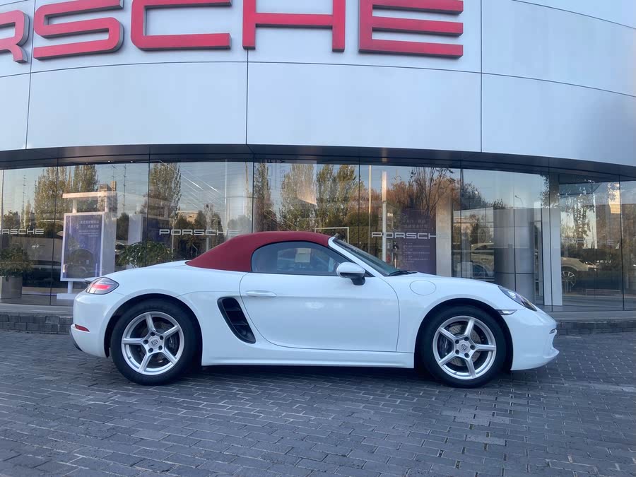 Discover undefined undefined Exterior Interior Images.Find all aspects and details of cars.