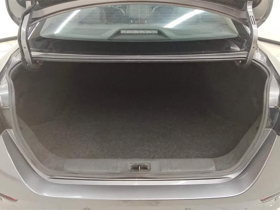 Discover undefined undefined Exterior Interior Images.Find all aspects and details of cars.