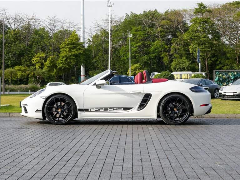 Discover undefined undefined Exterior Interior Images.Find all aspects and details of cars.